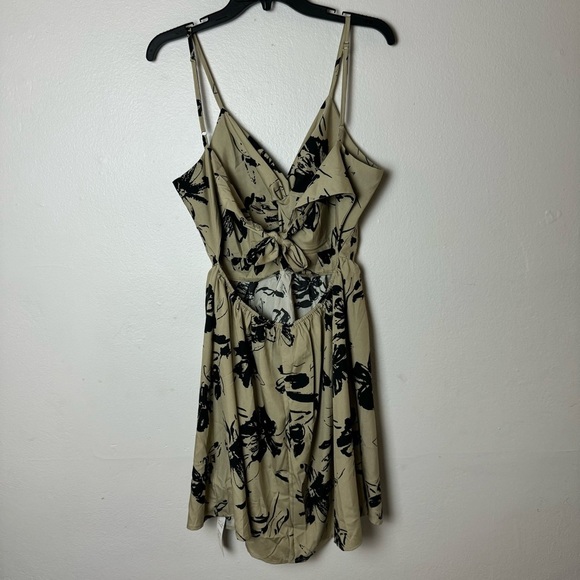Cupshe Khaki Floral Sweetheart Twist Mini Dress Short Summer Sun Sz M - Picture 12 of 14